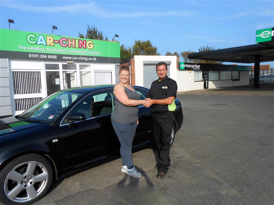 A customer selling their car with Car Ching