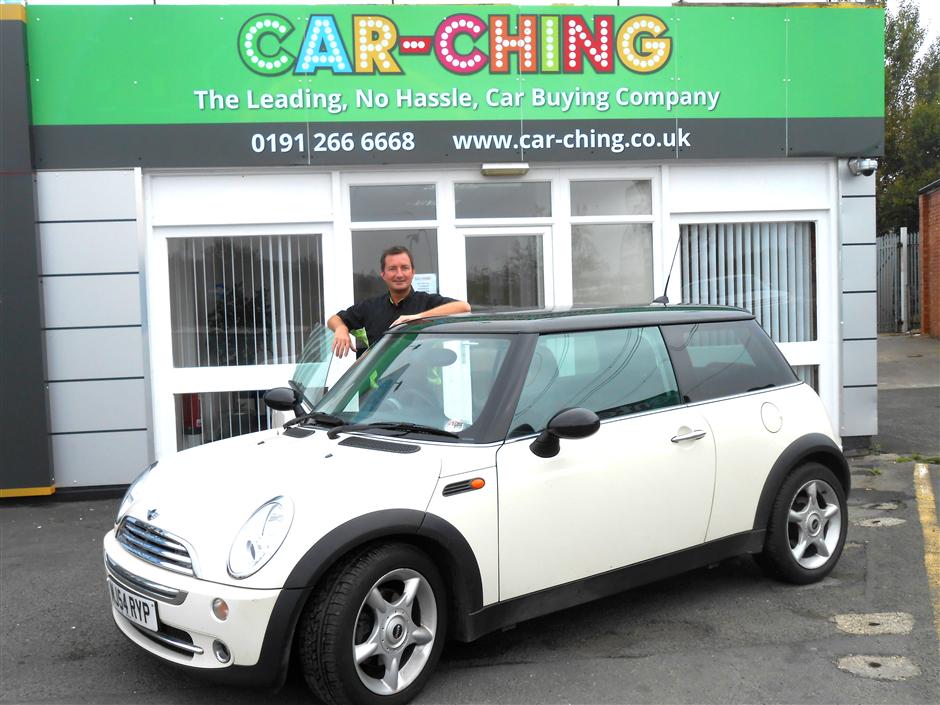 A customer selling their car with Car Ching